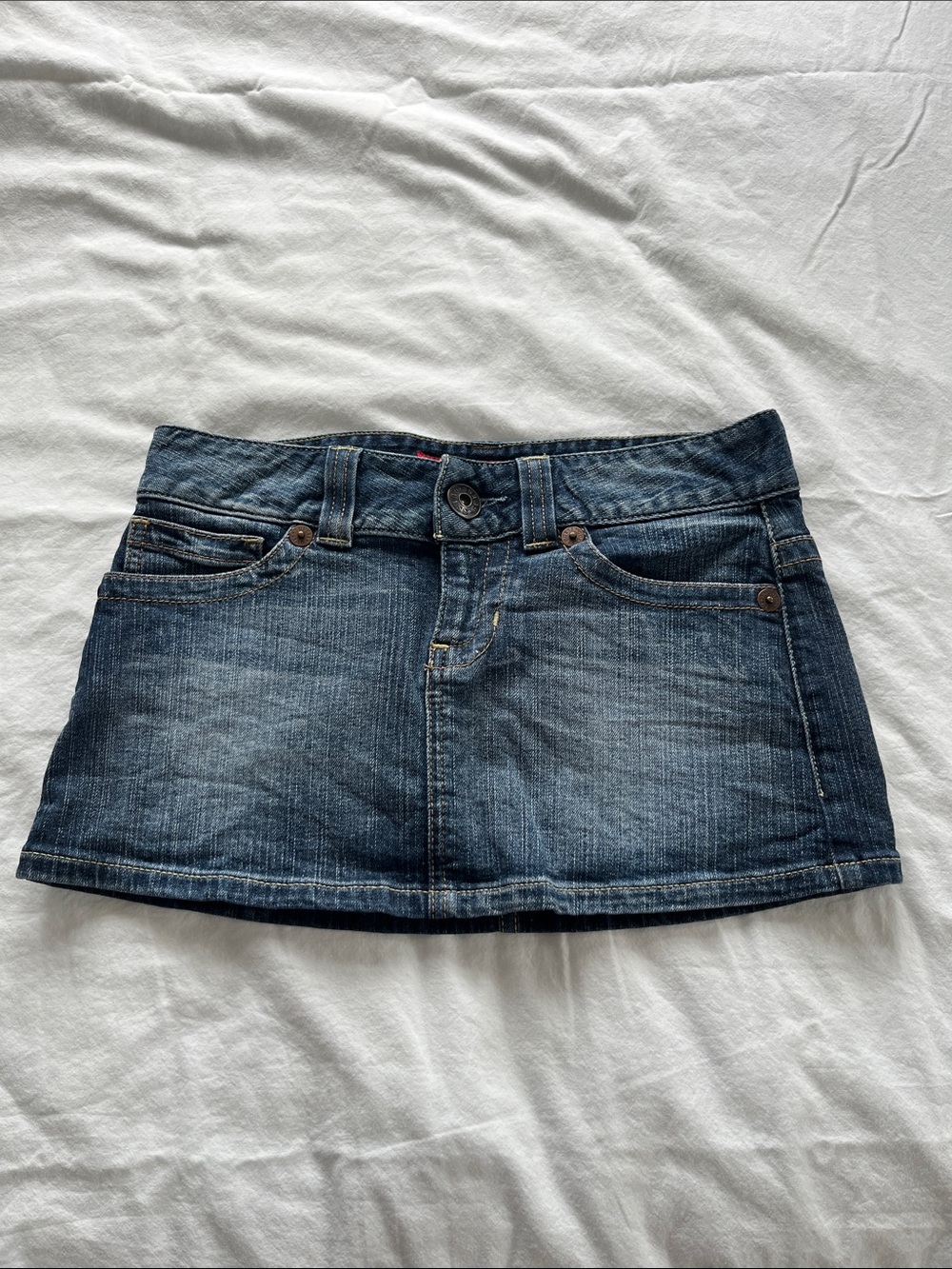 Guess mini skirt